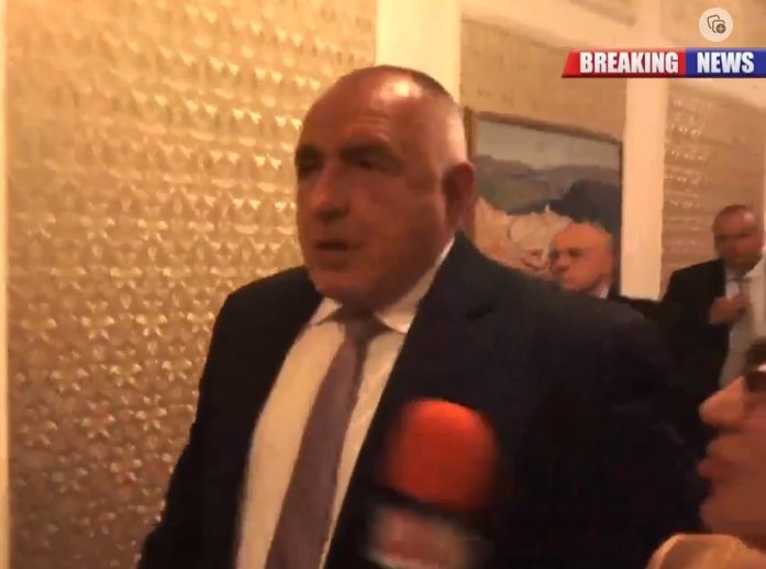 ИЗВЪНРЕДНО! Борисов дойде най-накрая на работа. Лидерът на ГЕРБ пред ПИК и Колтуклиева на въпрос за имунитета: Имам притеснения с язовира Каховка (ВИДЕО)