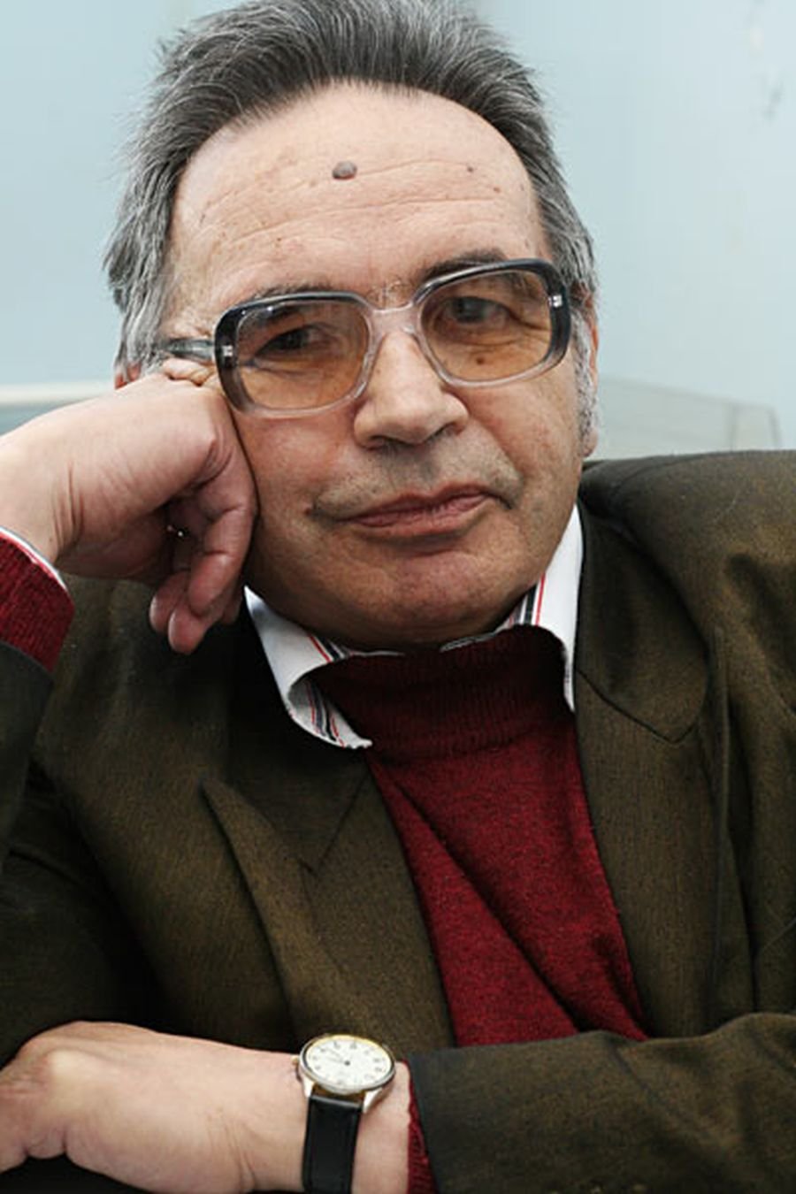 ТЪЖНА ВЕСТ: Отиде си проф. Филип Панайотов, създателят на вестник АБВ