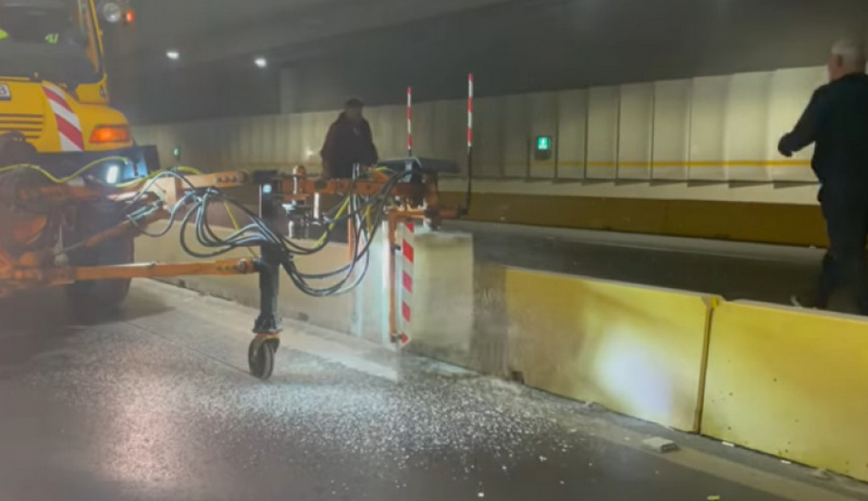 София се доближи до Европата: С шампоан мият тунела в Люлин