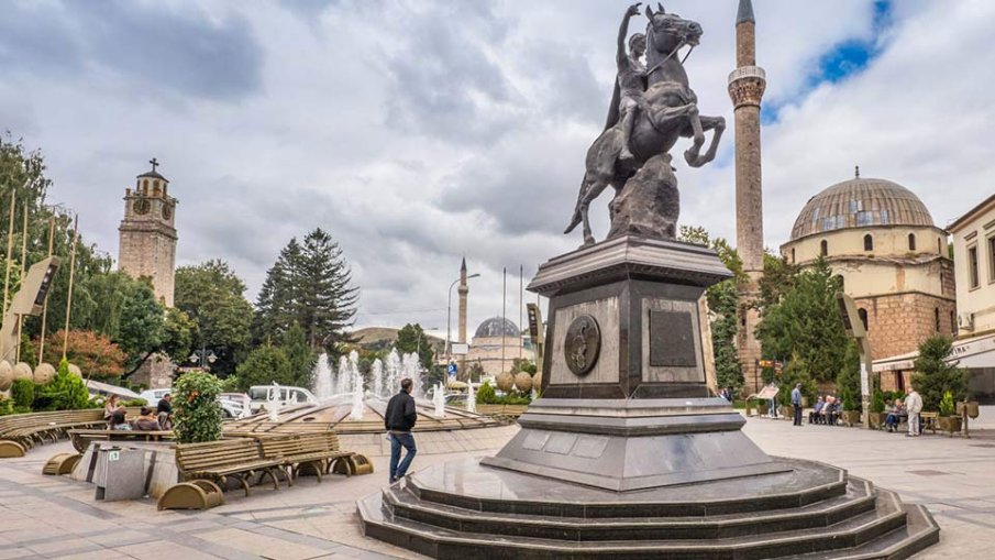 НОВА ПРОВОКАЦИЯ: В Битоля счупиха табела с българското знаме