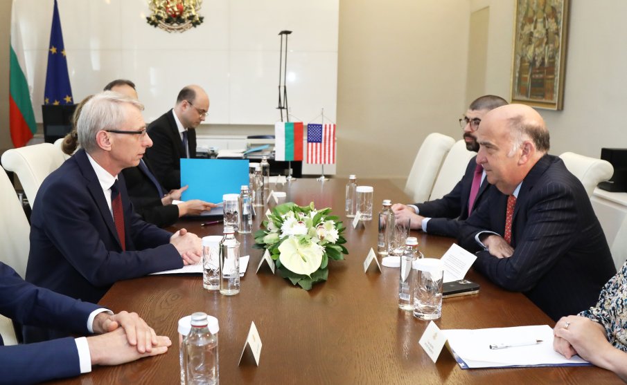 Денков към посланиците от ЕС и САЩ: Кабинетът работи за политическа стабилност