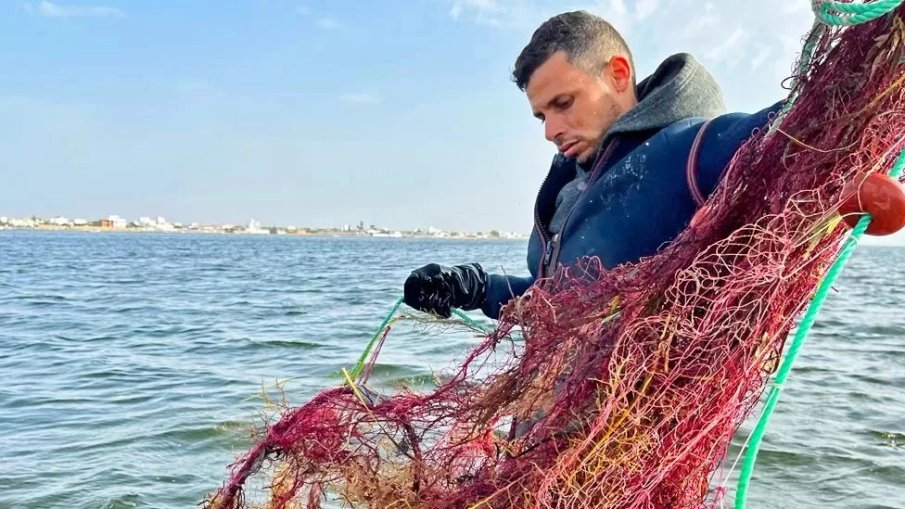 ШОК! Рибар открива мъртви тела на мигранти в мрежата си: Веднъж улових удавило се бебе