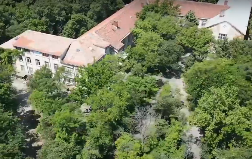 Наркозависим рецидивист нападна медици в психиатрията в Раднево