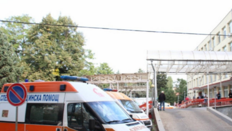 Поставиха под наблюдение родителите на децата, пили бензин, мастика и лекарства