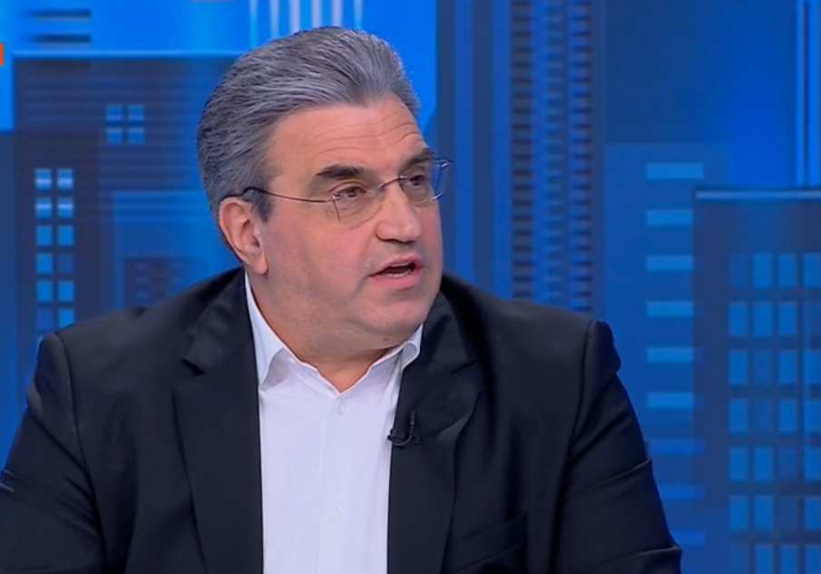 Александър Урумов: Има семейство от мъж и жена. Останалото семейство ли е?!