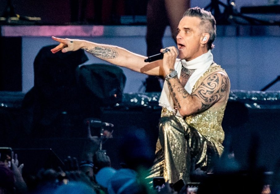 Роби Уилямс прекъсна свой концерт заради затруднено дишане (ВИДЕО)