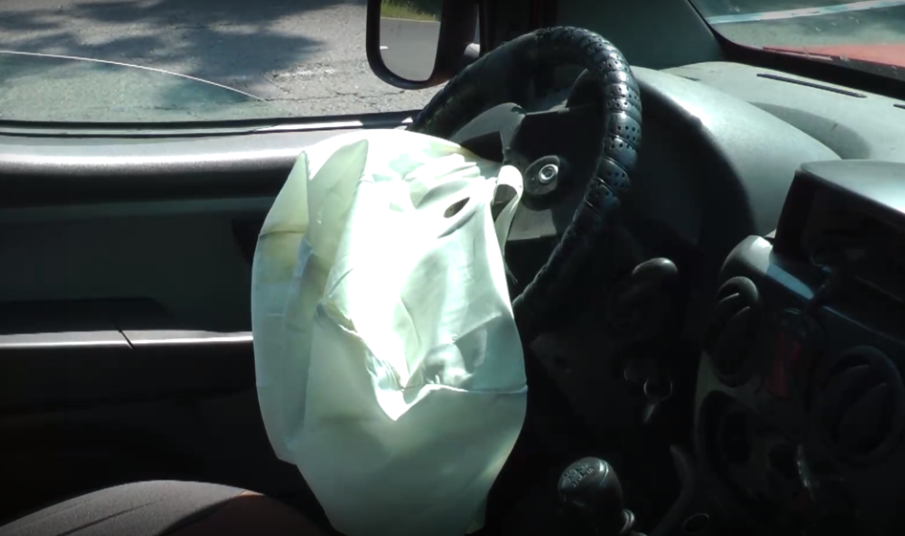 Шофьор блъсна 83-годишна жена на паркинг в Плевен