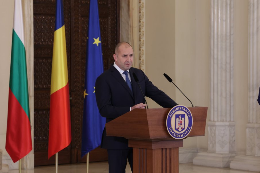 Ето я заплатата на Румен Радев - осем пъти по-висока от средната на българина е