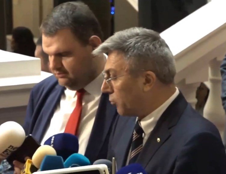 ПИК TV! Пеевски: Правя крачка назад и излизам от комисията за Конституцията, но не се оттеглям от процеса (ВИДЕО)