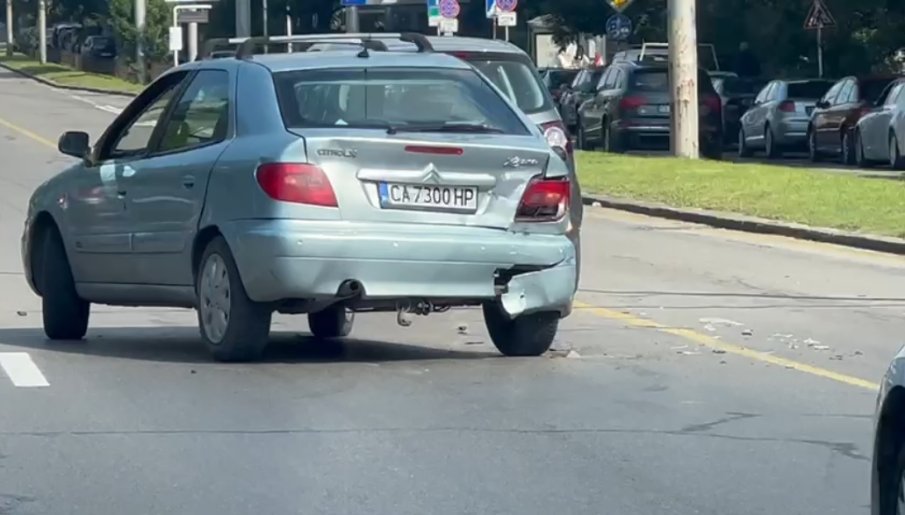 ПЪРВО В ПИК TV! Три коли се помляха на бул. Цариградско шосе - полиция регулира движението (ВИДЕО)