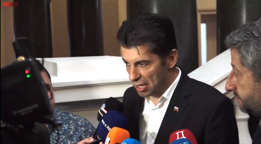 ШОУ В ПИК TV! Кирил Петков КУЛТОВО: Трябва да направимЕ общата ни култура да бъде ежеседмична лидерска среща (ВИДЕО)