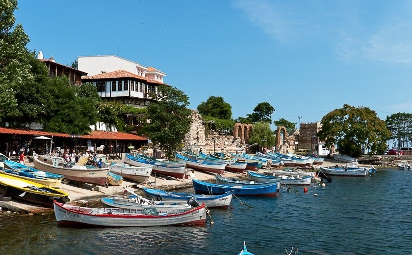 Молдовски турист блъсна с колата си 13-годишна украинка в Несебър