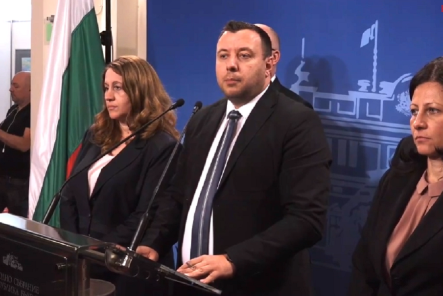 ПИК TV: От Възраждане гневни: Никой не ни подкрепи за регистъра на осъдените педофили (ОБНОВЕНА/ВИДЕО)