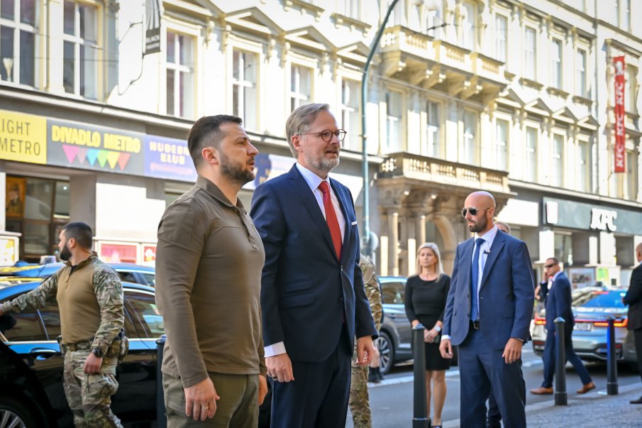 Чехия дава на Украйна бойни хеликоптери и оборудване