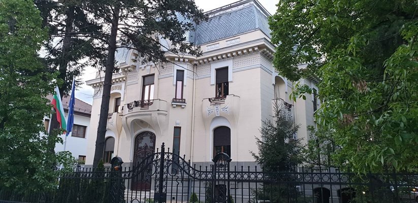 ГОРЕЩА НОВИНА! Бомбена заплаха срещу посолството ни в Букурещ