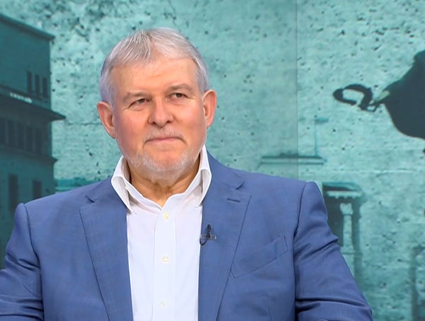 КОАЛИЦИЯТА СЕ ТРЕСЕ! Румен Христов от СДС скочи срещу Денков: Ние не сме коалиция