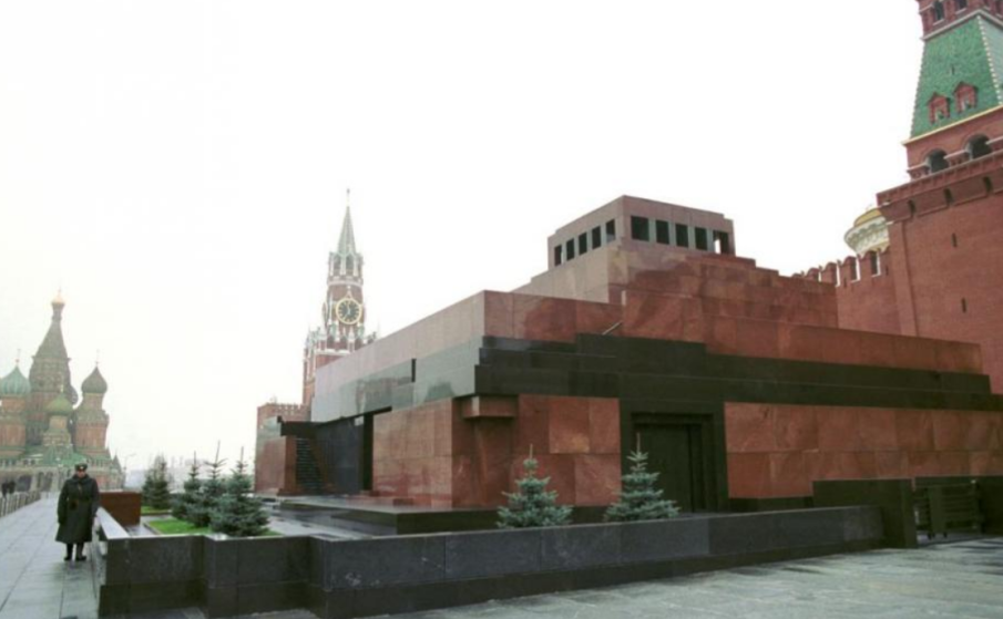 Арестуваха мъж в Москва, опитал се да подпали мавзолея на Ленин