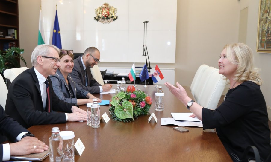 Денков се срещна с посланиците на Хърватия и Италия заради Шенген