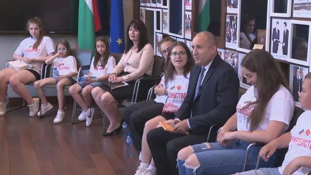 Македонското МВР е сезирало прокуратурата в Битоля за среща на деца от РСМ с Радев