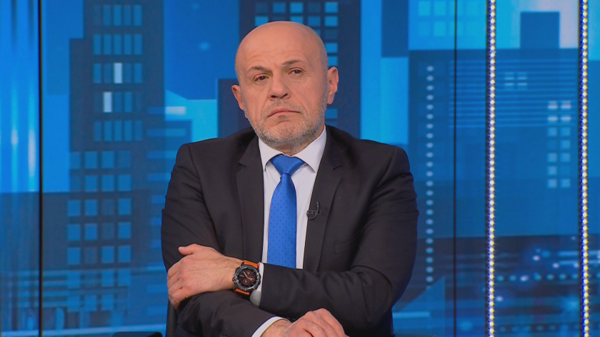 Томислав Дончев: Кой е казал, че трябва да имаме само един национален празник Томислав Дончев: Кой е казал, че трябва да имаме само един национален празник