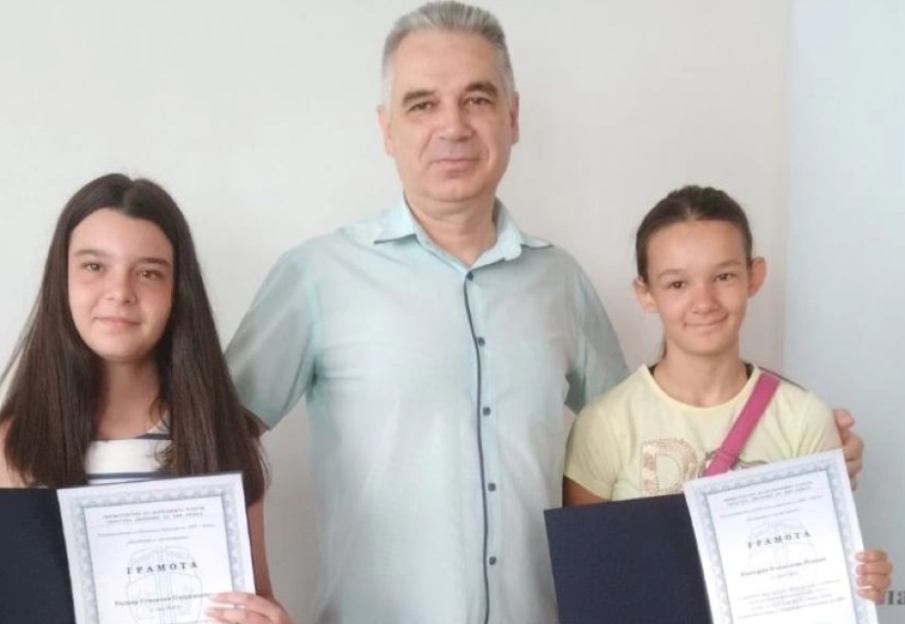 Деца върнаха загубен от пенсионерка портфейл, полицията ги награди