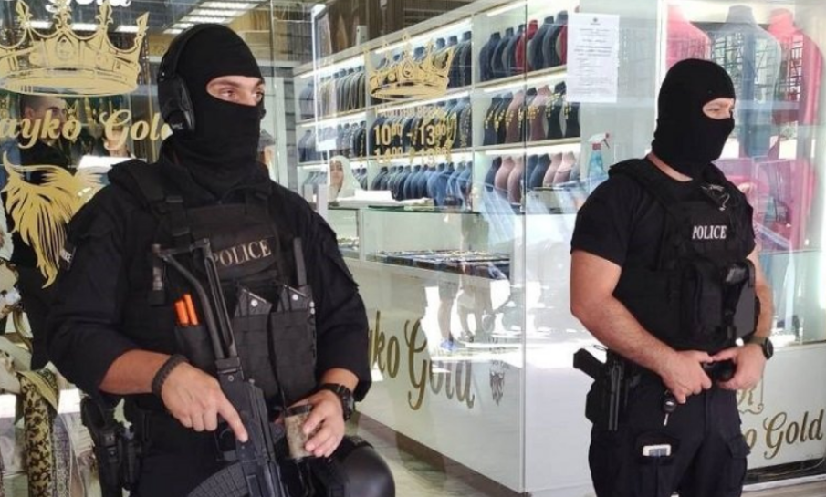 Голямо количество златни накити са иззети при акция на полицията в Пазарджик (СНИМКИ)