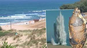 Взривиха над 20 снаряда на черноморски плаж край Истанбул