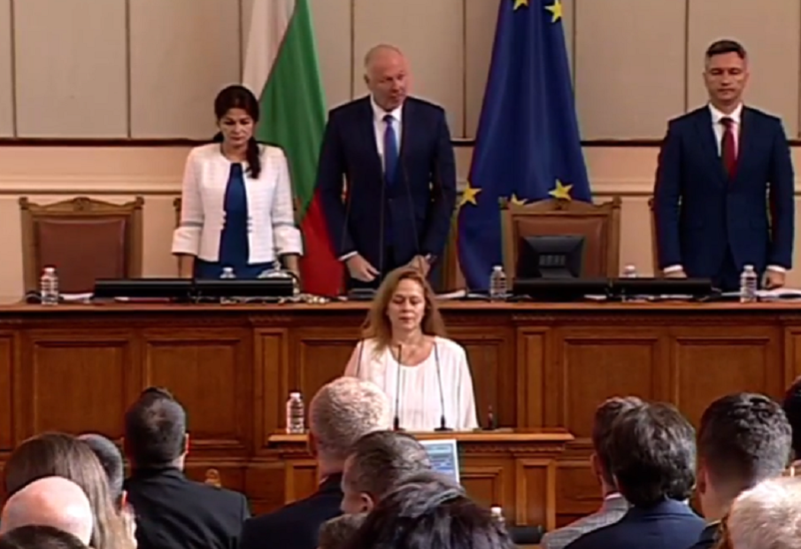 ПЪРВО В ПИК TV! Нова депутатка от ППДБ се закле