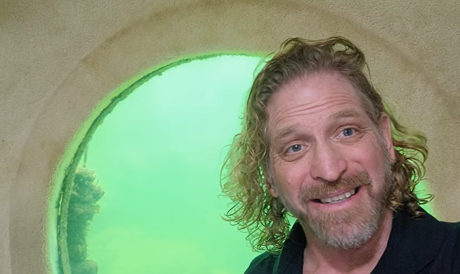 Учен опита да върне часовника с 10 години назад