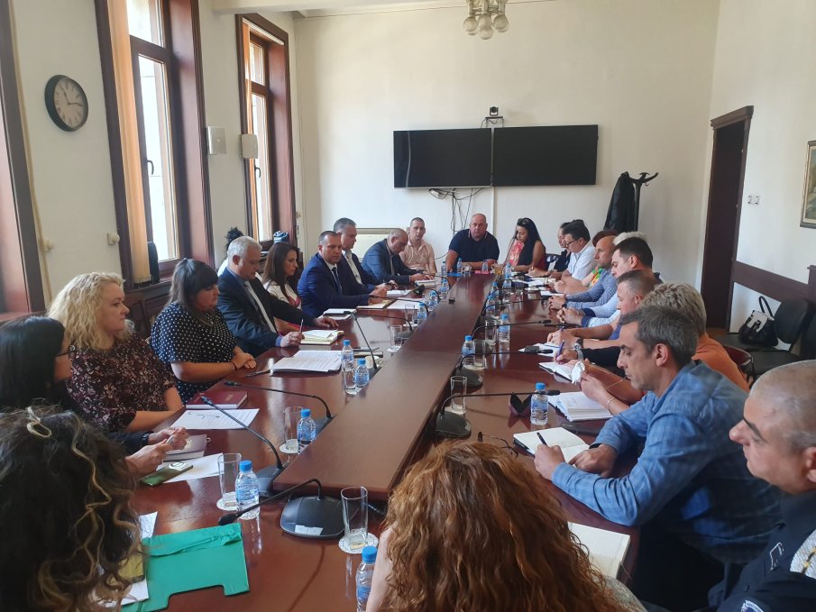 Надзирателите отидоха при зам.-министър Дечев да си говорят за пари