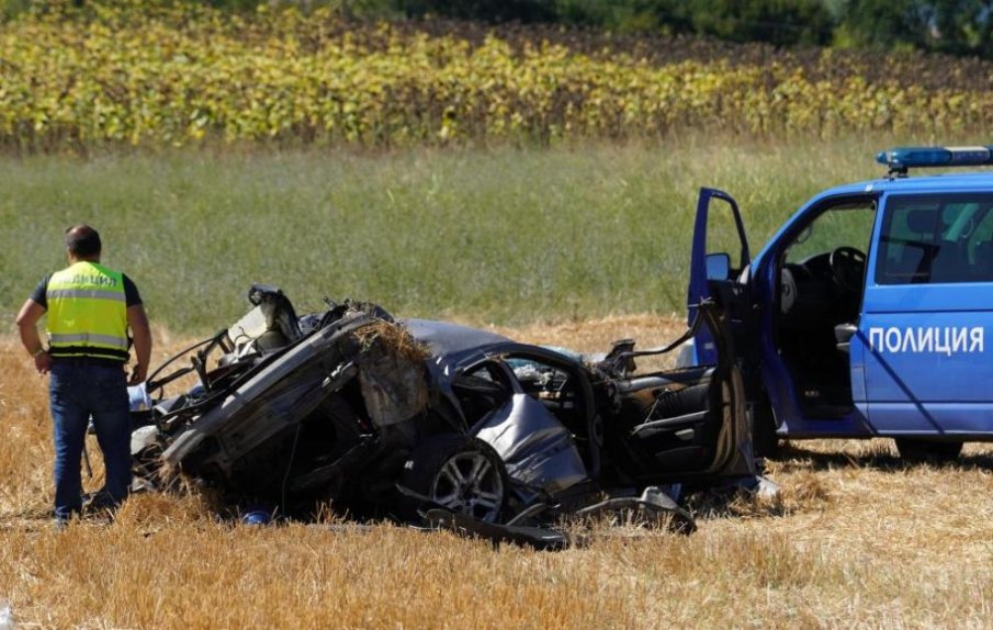 Ловеч обяви ден на траур заради жертвите от зловещата катастрофа
