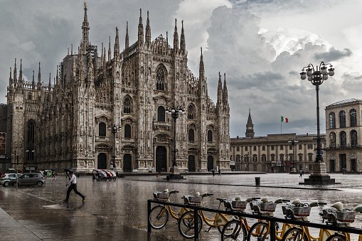 Италия поведе война на свръхтуризма - Милано забрани продажбата на сладолед и пица след полунощ