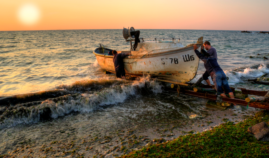 ТРАГЕДИЯ: Рибар се удави в Шабленското езеро
