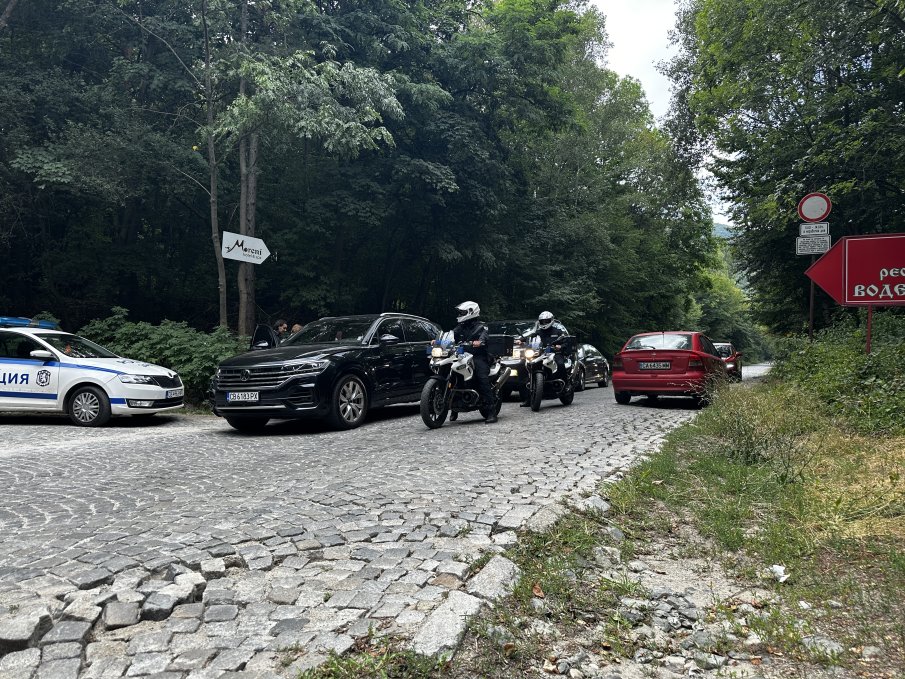 Приключи огледът на лобното място на Алексей Петров