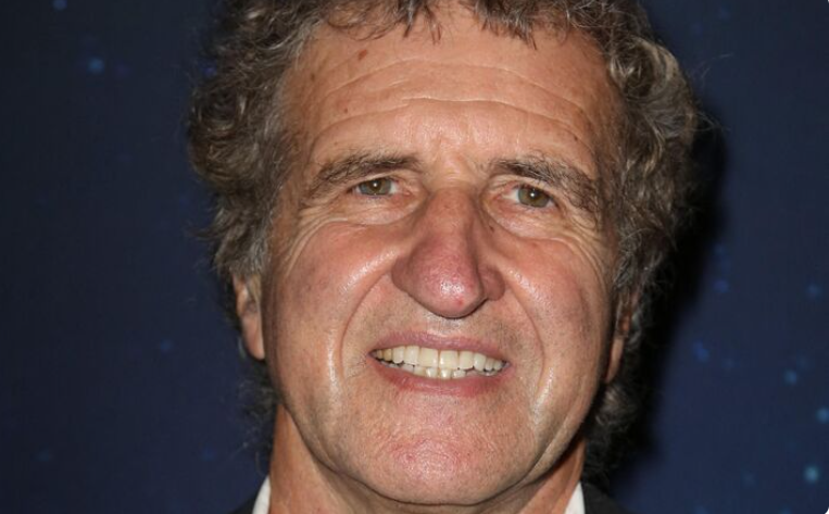 Известен тв водещ и още двама души загинаха при самолетна катастрофа във Франция