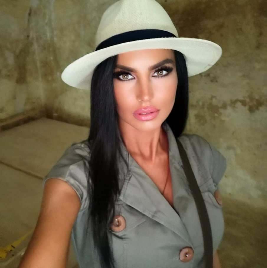 Близки и приятели изпратиха Деница Такева в последния й път