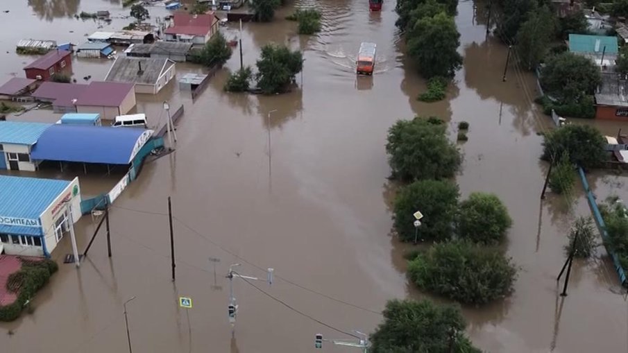 Наводнения в Русия след тайфуна Ханун, над 2500 души са евакуирани