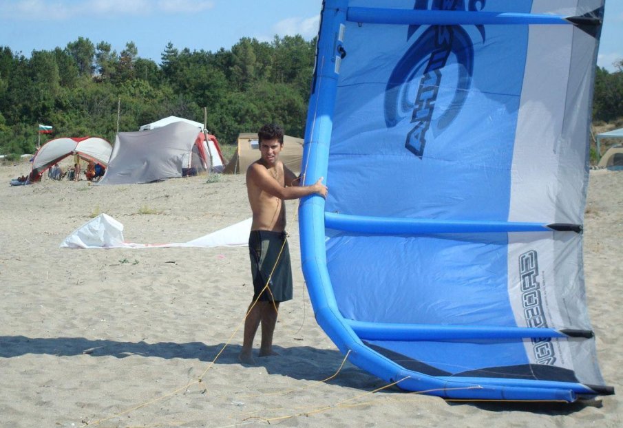 ГОРЕЩО В ПИК: Ето какво направи Кирил Петков след скандала Капутгейт на плажа Корал (ВИДЕО)