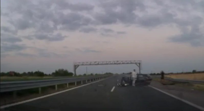 Катастрофа на „Тракия“: Две коли с чужда регистрация се сблъскаха, няма тежко пострадали