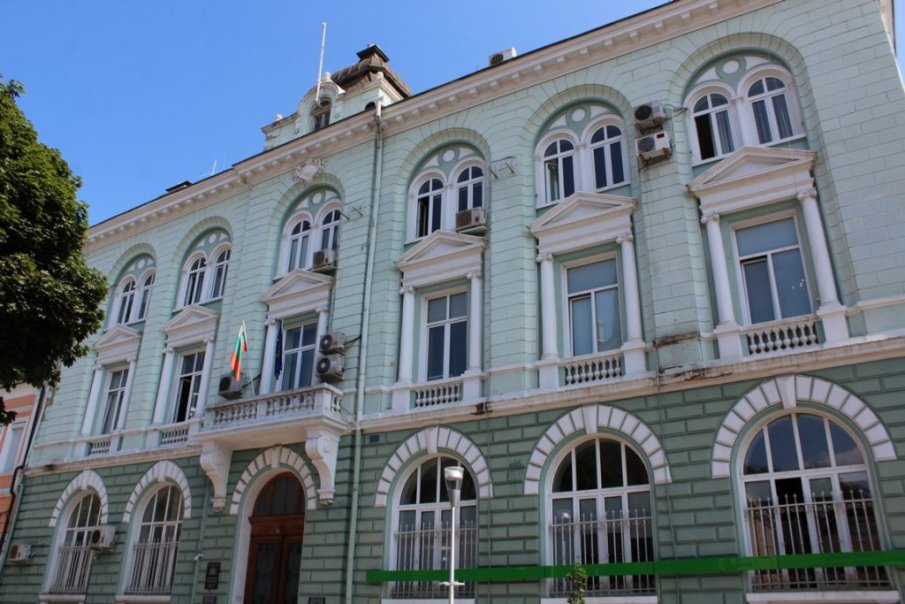 Красива дама стана зам.-областен управител на Варна (СНИМКА)