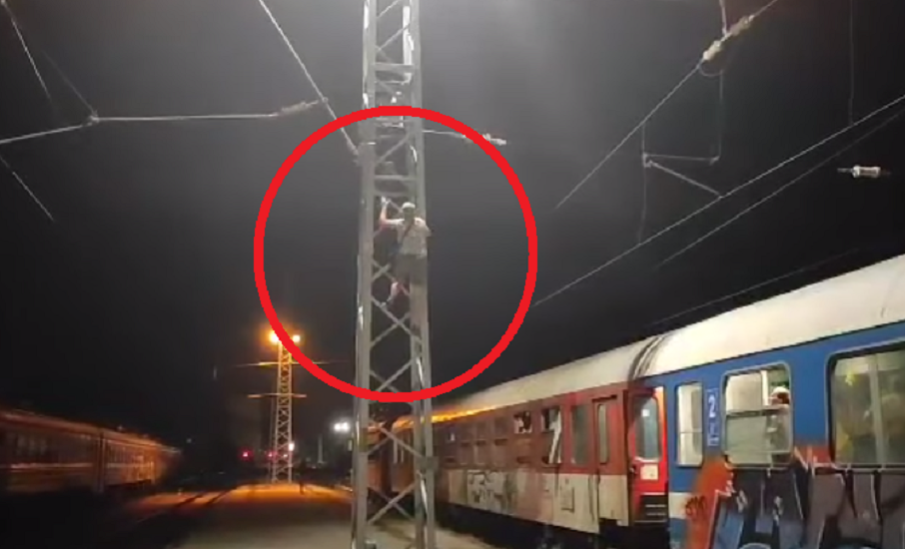 ЩУР ЕКШЪН: Неадекватна жена спря влак, крещи да ѝ дадат водка (ВИДЕО)