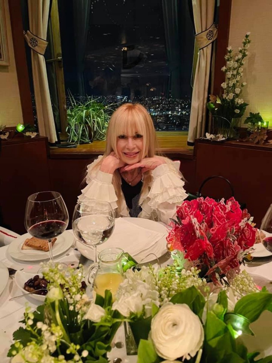 САМО В ПИК И РЕТРО: Лили се лекува в хотела на Първанов (СНИМКИ)