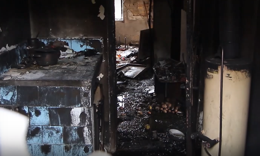 Жилищна постройка пламна в столичен квартал