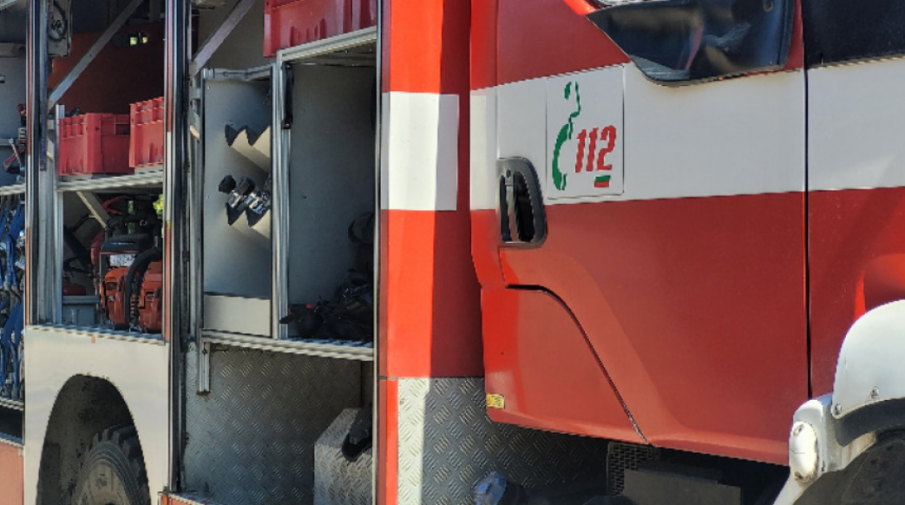 Шест дървени бараки изгоряха във Варна