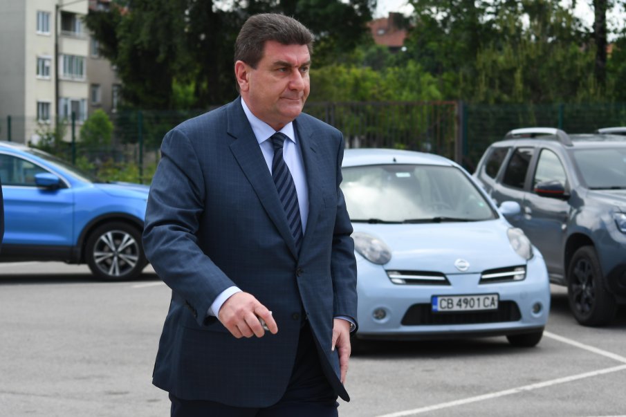 ТРАГЕДИЯ: Валентин Златев потъна в траур