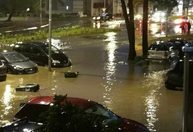 Лятна буря остави Несебър под вода