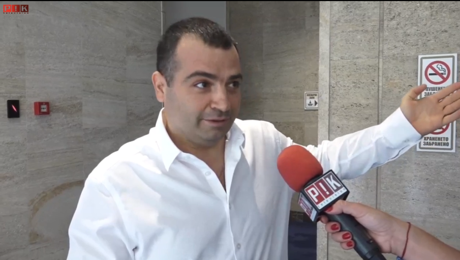 Бачийски от ППДБ разкри пред ПИК TV ще донесе ли легендарния си стол в новата пленарна зала (ВИДЕО)