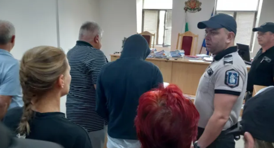 Арестуваните по аферата с помощите за инвалиди се явиха в съда