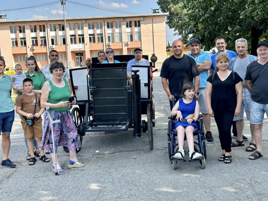 Файтон за хора с увреждания тръгва във Враца (СНИМКИ)