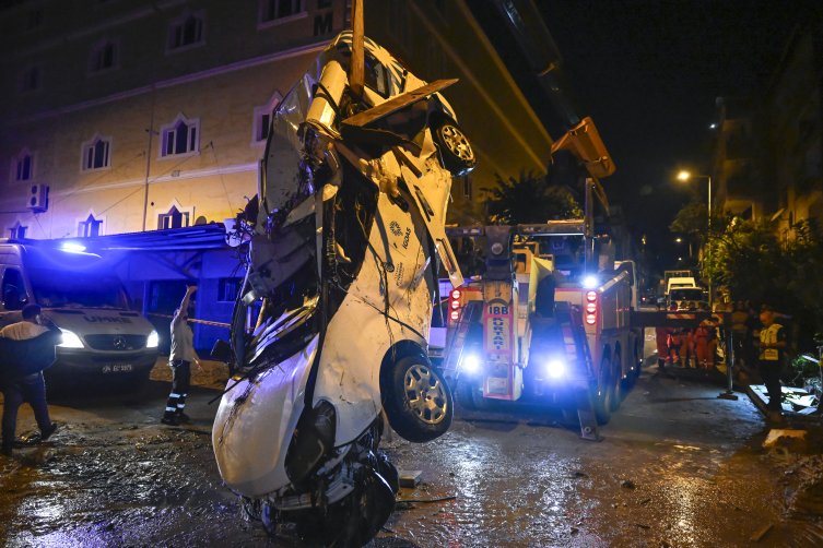 И Истанбул даде жертви след поройните валежи